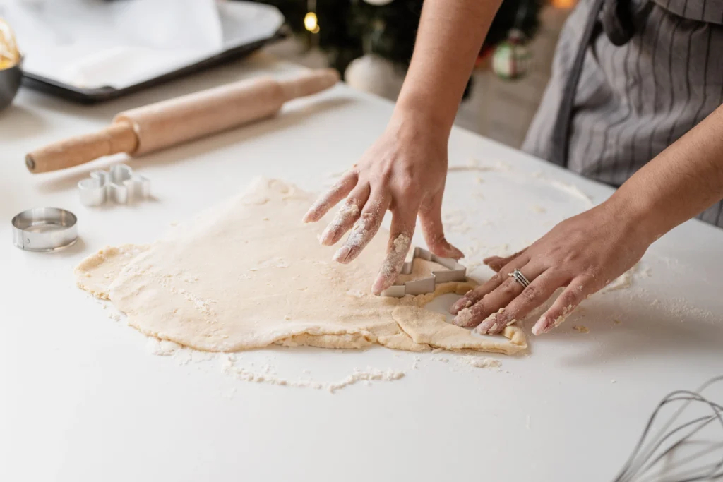 How to make Christmas trees with dough